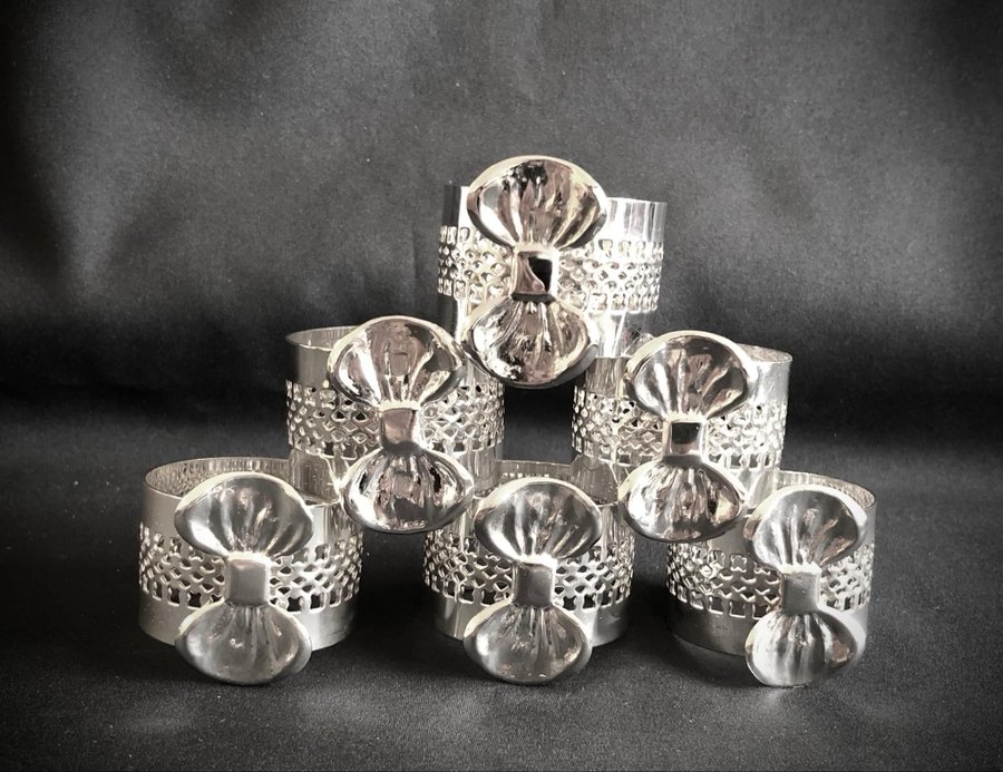 6 servettringar med rosetter, silverpläterade, ”Napkin ring"