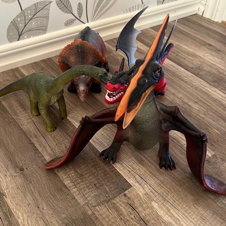 5 stycken dinosaurier