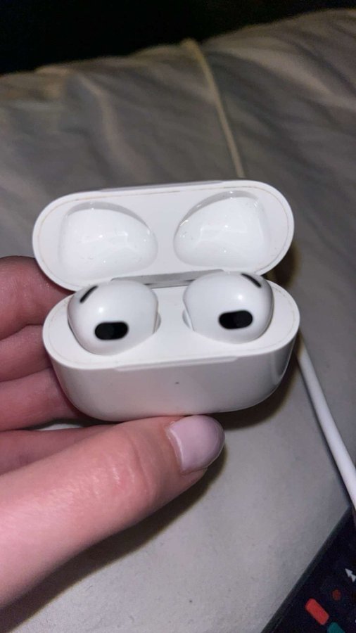 AirPods 3