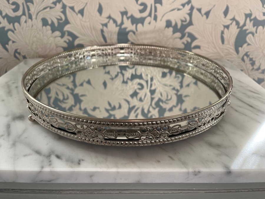 SHABBY CHIC rund SPEGELBRICKA silvermetall BRICKA kulfötter SUPERFINT SKICK!