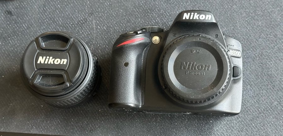 Nikon D3200 med 18-55mm VR II objektiv i original lådan