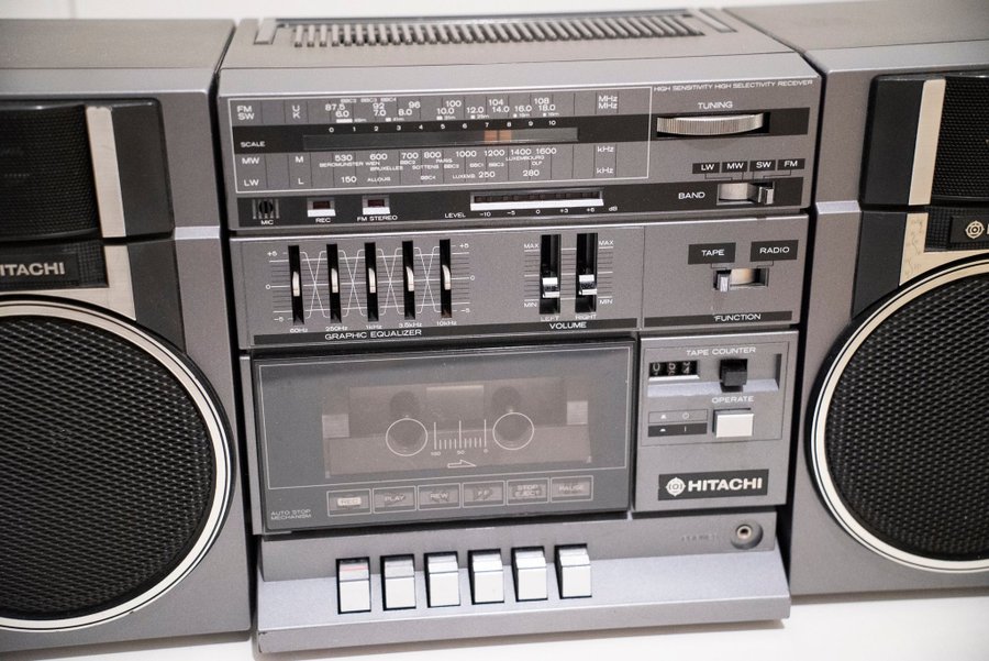 Hitachi TRK-9005E Boombox / Ghettoblaster