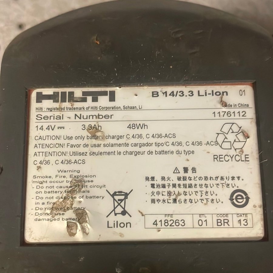 2 st Hilti 14.4V 3.3Ah Li-Ion Batterier + Laddare C 4/36-90