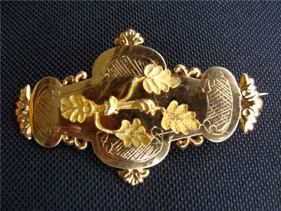 1766 svensk brosch flerfärgat guld