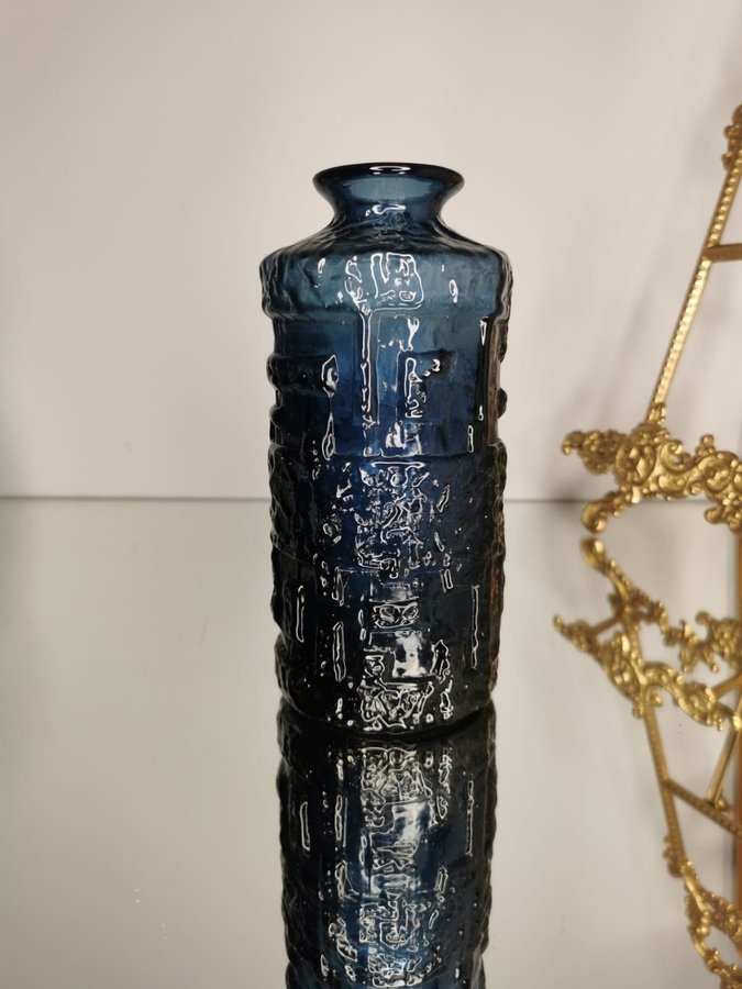 GÖTE AUGUSTSSON Blå glasvas 'Cobalt’