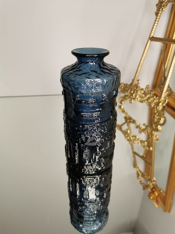 GÖTE AUGUSTSSON Blå glasvas 'Cobalt’