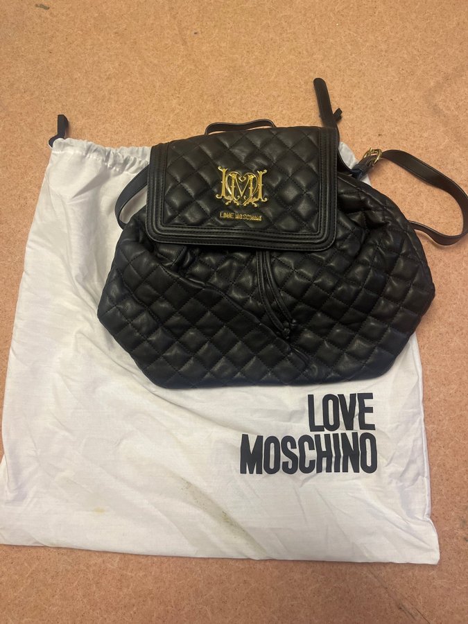 Love Moschino ryggäck i nyskick