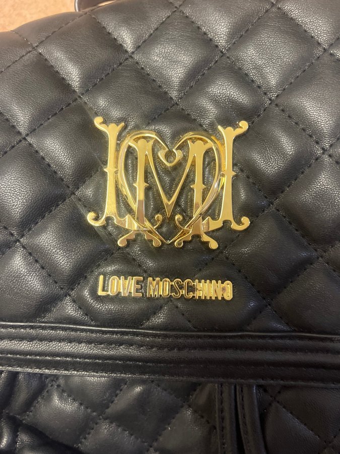 Love Moschino ryggäck i nyskick