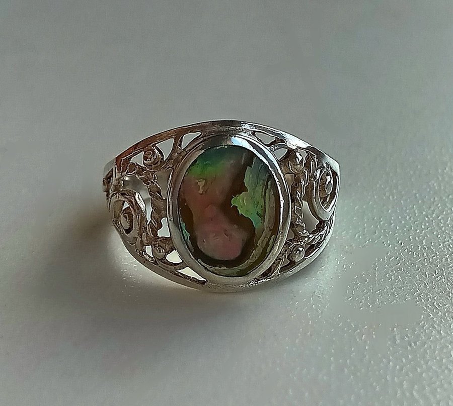 Vacker Ring, Sterling Silver Med Ädelsten Pärlemor 17½mm Ø 3,57 Gram, Bra Skick!