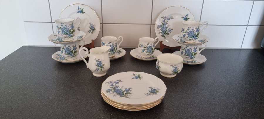 KAFFESERVIS SET FORGET-ME-NOT ROYAL ALBERT BONE CHINA/ENGLAND