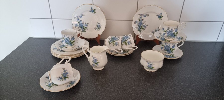 KAFFESERVIS SET FORGET-ME-NOT ROYAL ALBERT BONE CHINA/ENGLAND