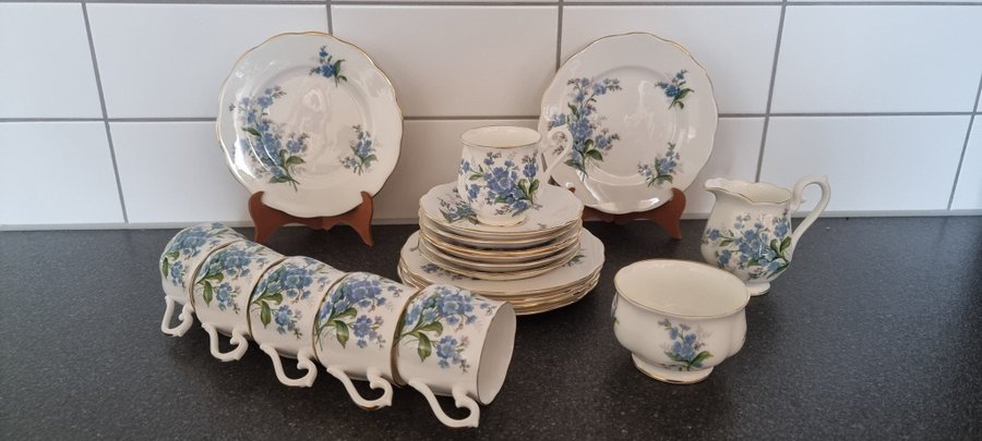 KAFFESERVIS SET FORGET-ME-NOT ROYAL ALBERT BONE CHINA/ENGLAND