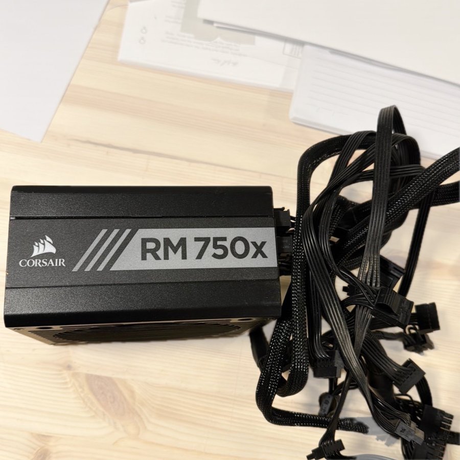 Corsair RM750x