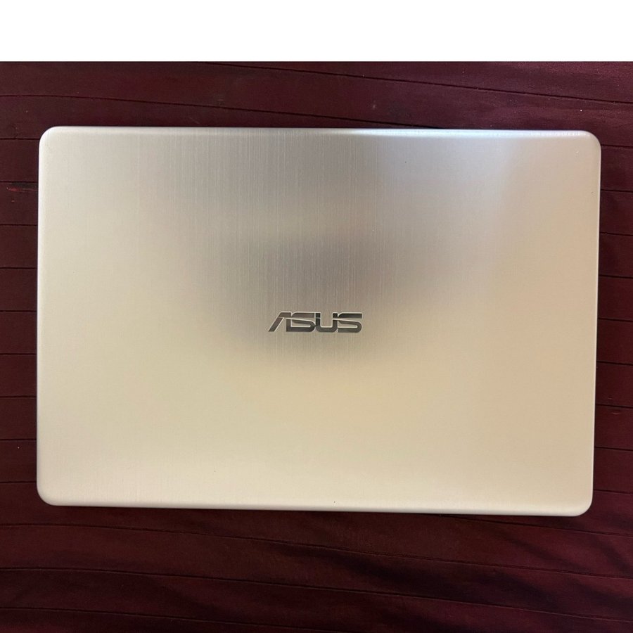 Asus VivoBook S14 i5-8250U CPU @160GHz