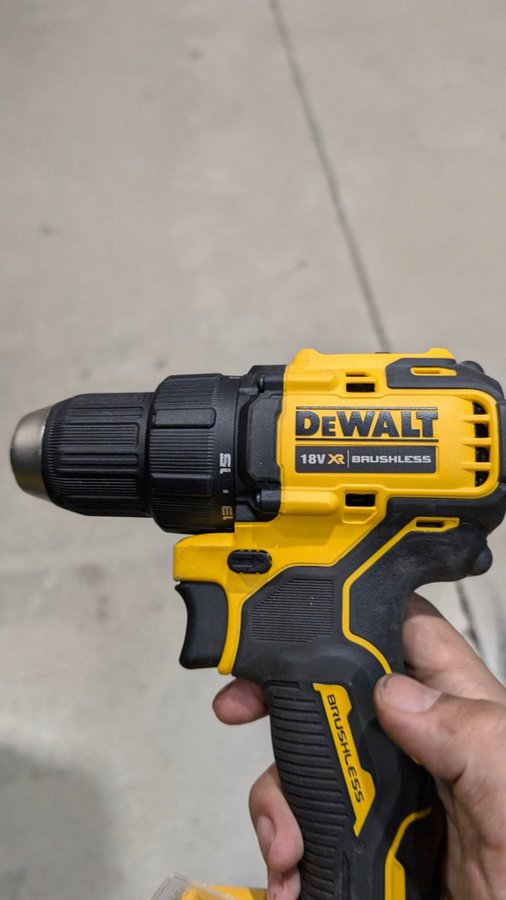 DEWALT 18V XR Borrmaskin