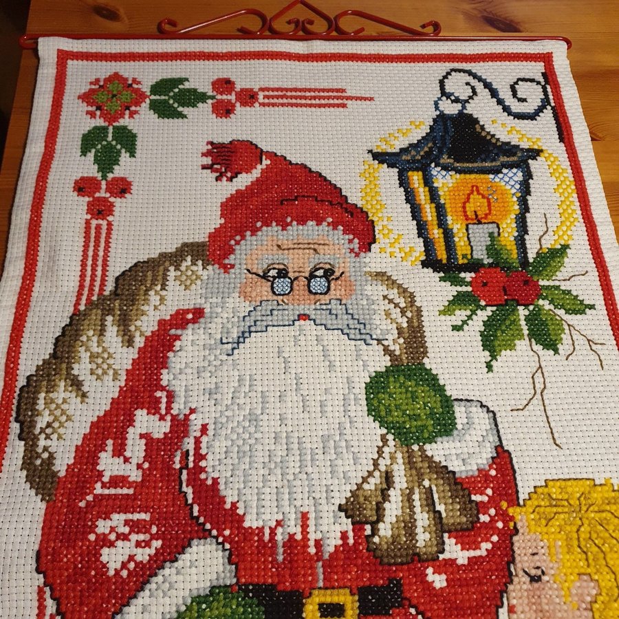 Stor handbroderad vepa bonad tomte barn jul vintage jultextil