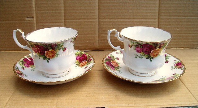 2st tekoppar Royal Albert Old Country Roses England 25dl Nr 2