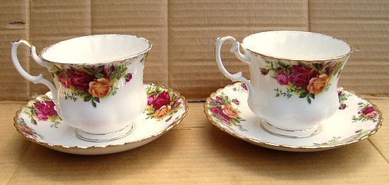 2st tekoppar Royal Albert Old Country Roses England 25dl Nr 2