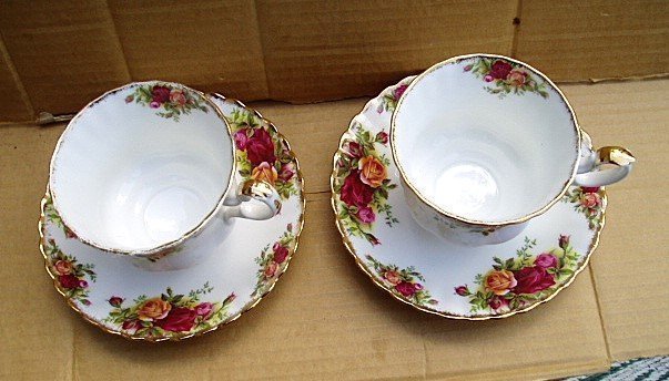 2st tekoppar Royal Albert Old Country Roses England 25dl Nr 2