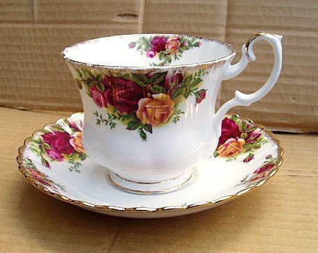 2st tekoppar Royal Albert Old Country Roses England 25dl Nr 2