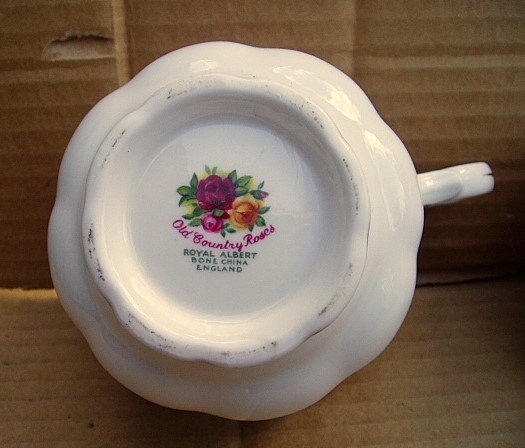 2st tekoppar Royal Albert Old Country Roses England 25dl Nr 2