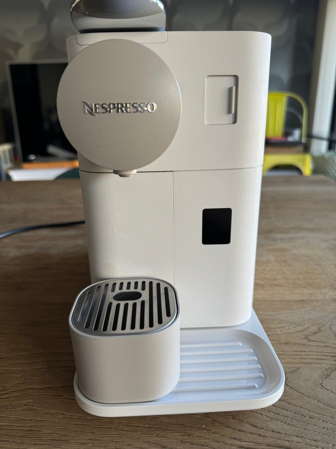 Nespresso Lattissima One F111