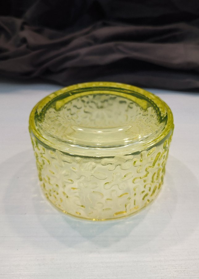 Riihimäen lasi Jesperi dessert bowl, uranium glass