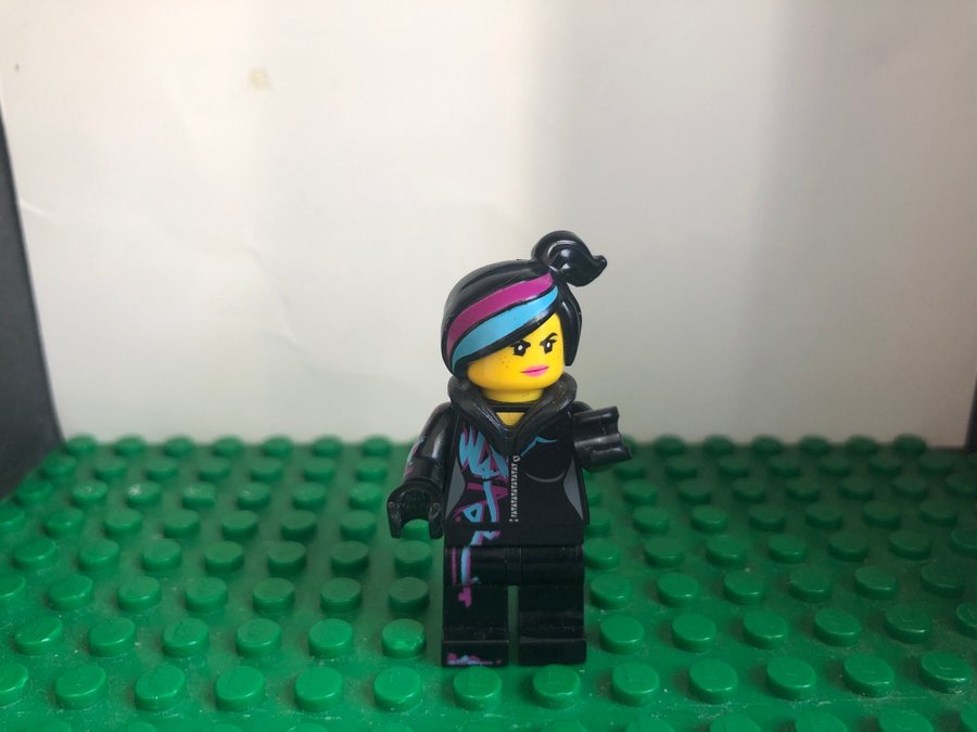 Lucy wildstyle tim027 Lego the movie