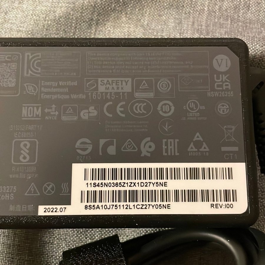 Lenovo 135W AC Adapter