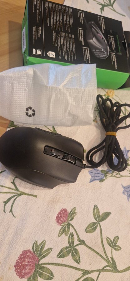 Razer Naga X gaming Mus som ny