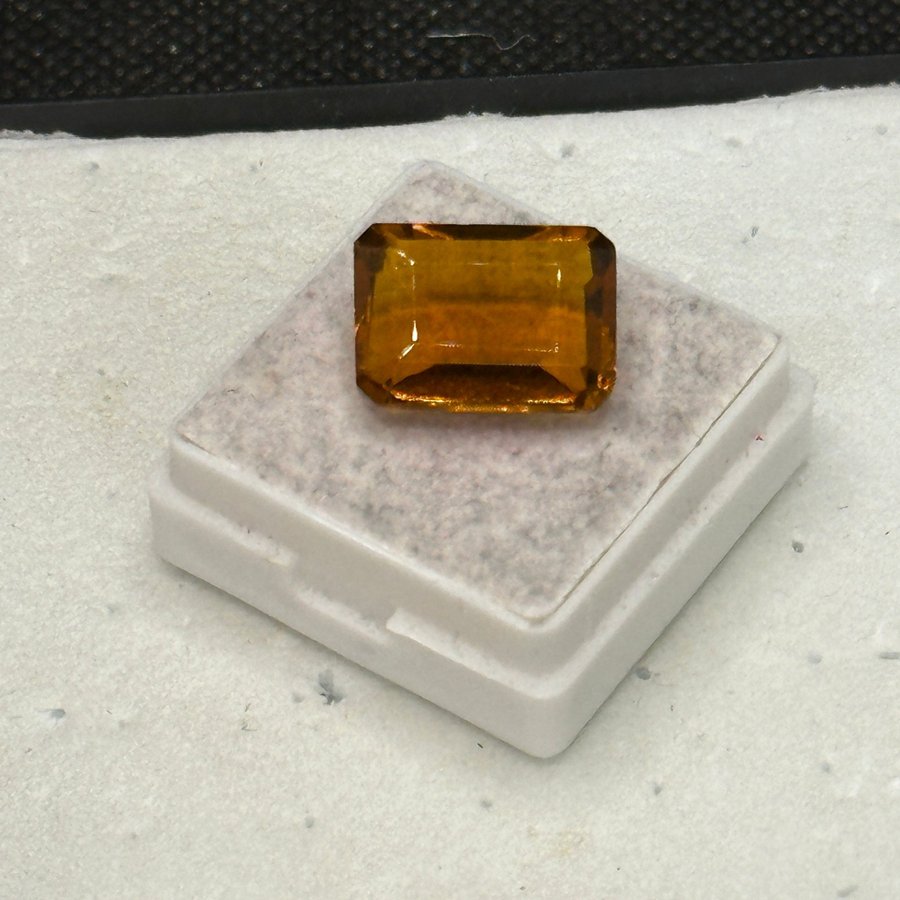 Sphene 8,00 ct