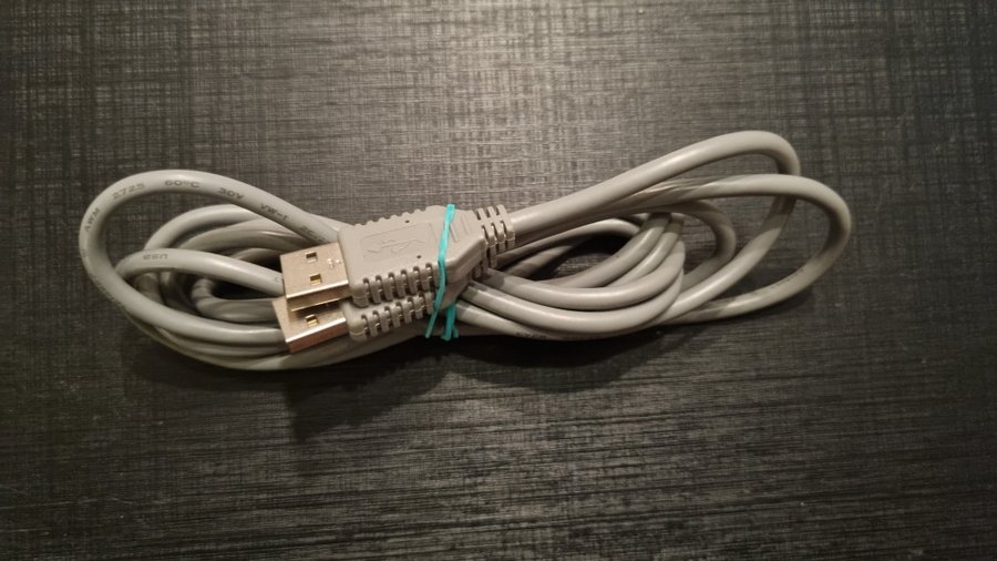 USB Typ A till en annan Typ A anslutningskabel