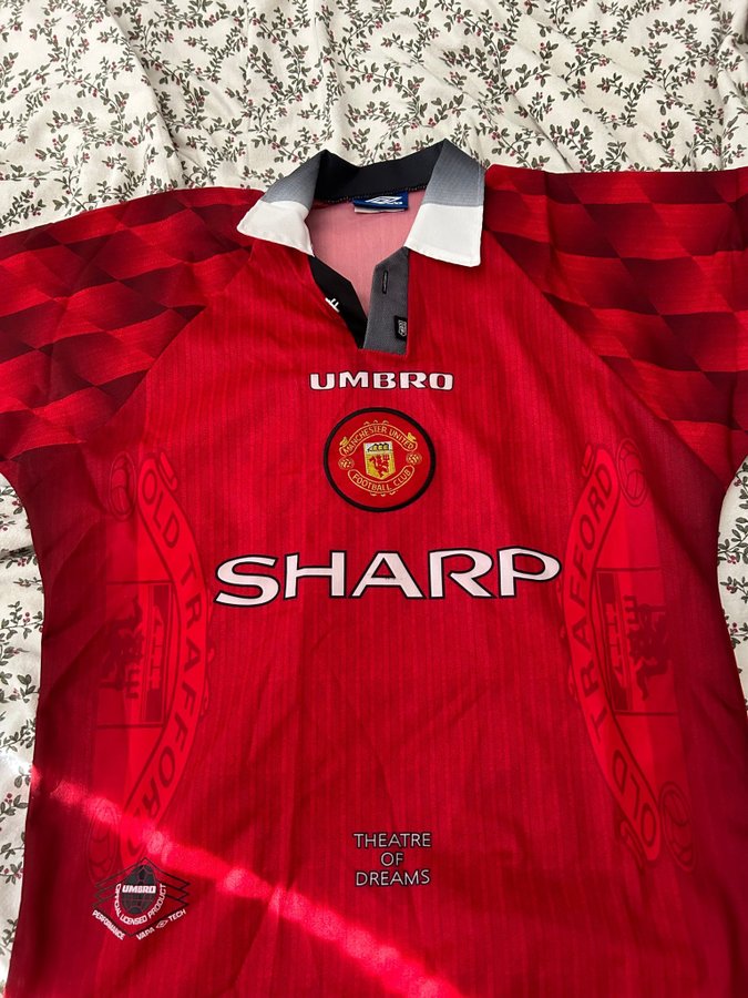 Matchtröja Manchester United (hemma) säsongen 97/98