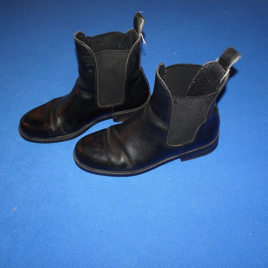 Svarta Chelsea Boots / ridskor stl 39