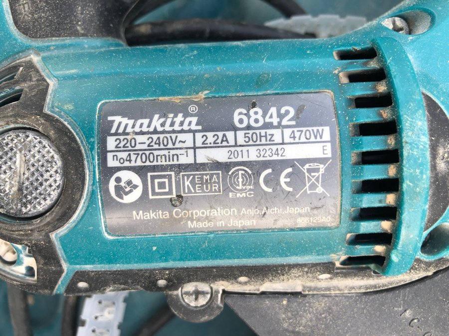 Makita 6842 Skruvautomat