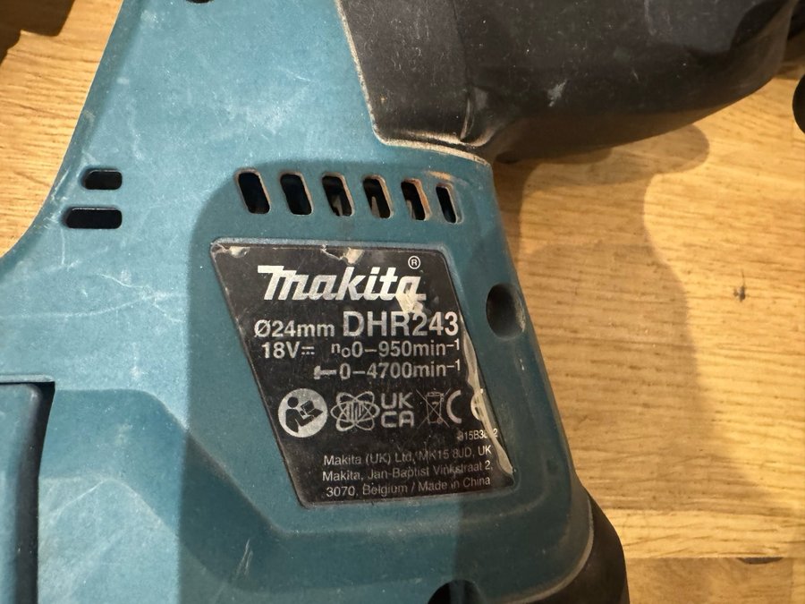 Makita DHR243 SDS-Plus Slagborrmaskin 18V 4.0Ah