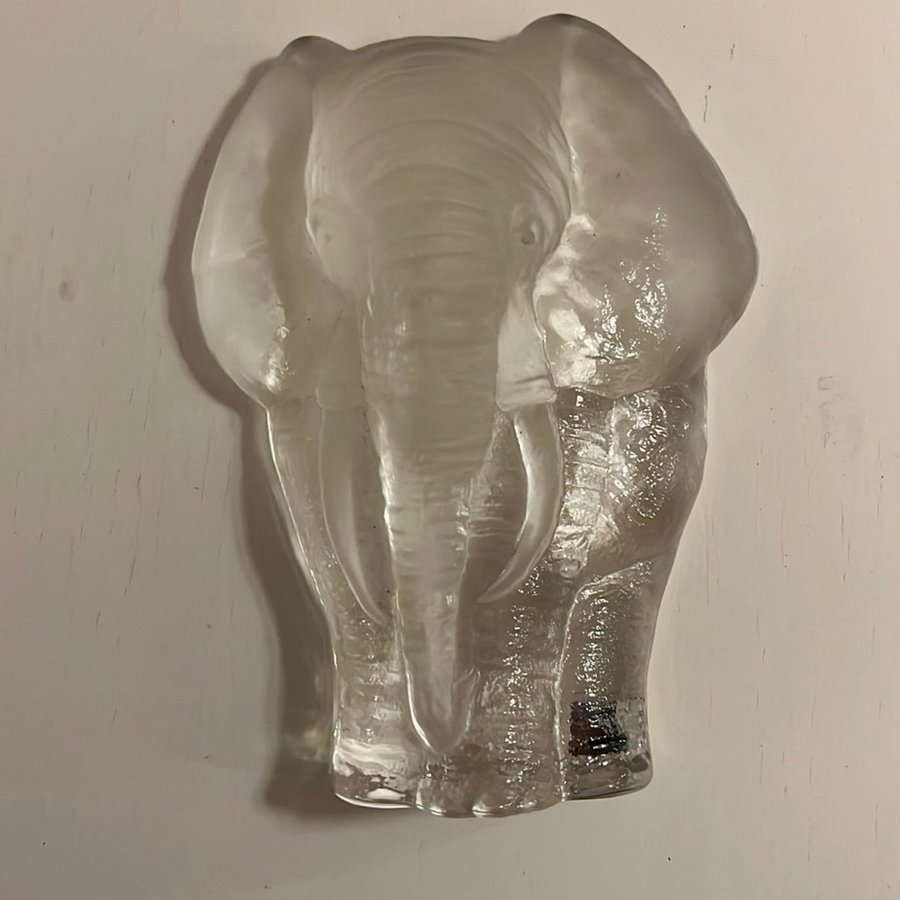 Elefant i glas från Målerås