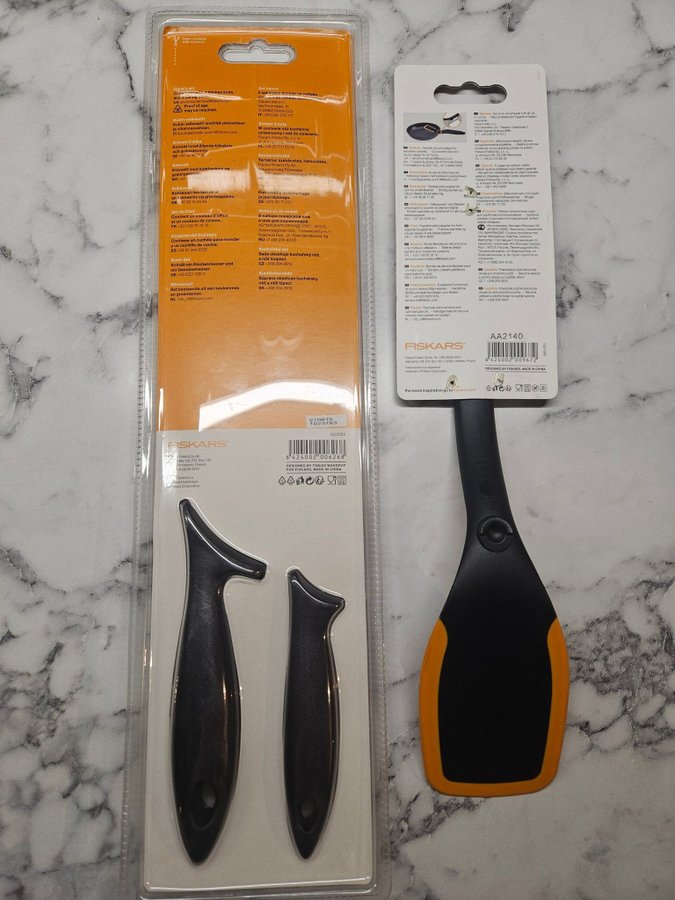 Fiskars Essential Köksknivset  stekspade