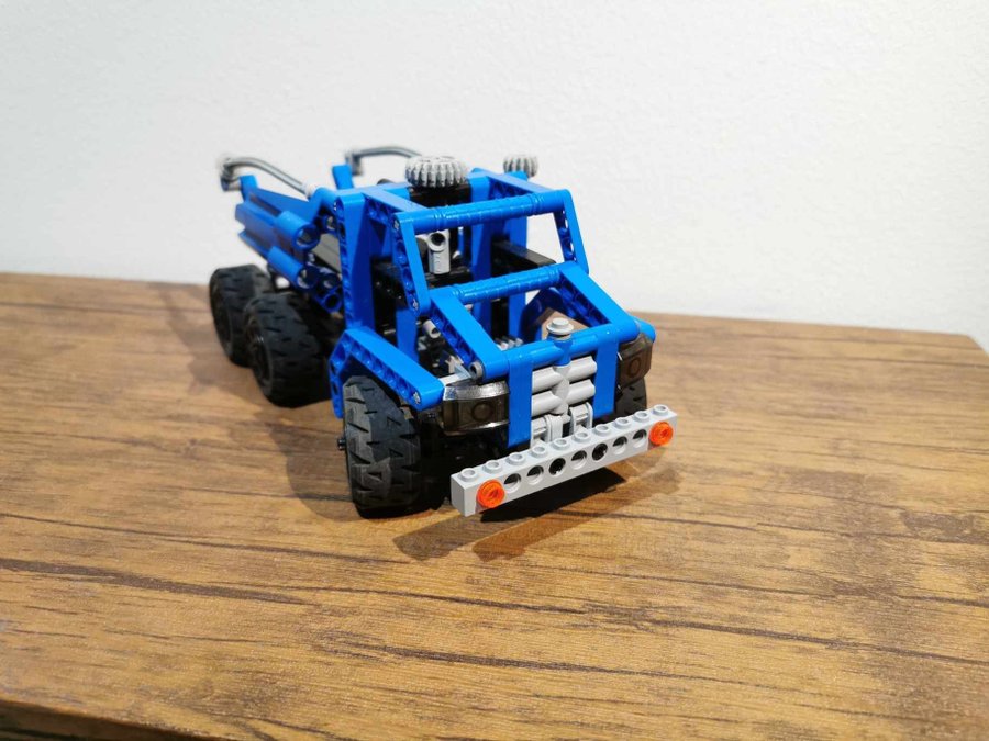 LEGO Technic 8415 - Dump Truck