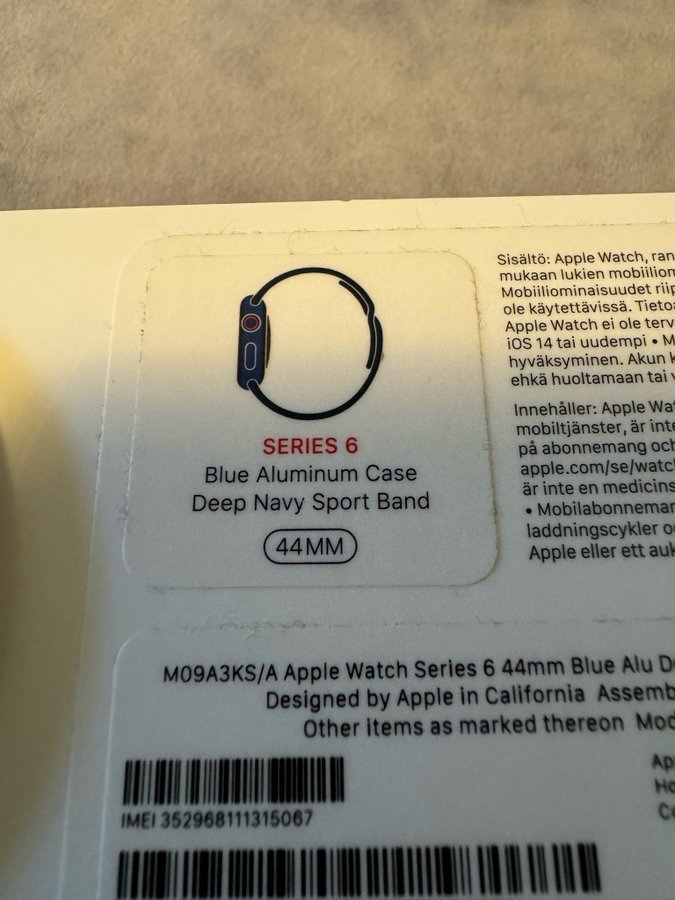 Apple Watch Series 6 44mm Blå Aluminium Deep Navy Sport Band