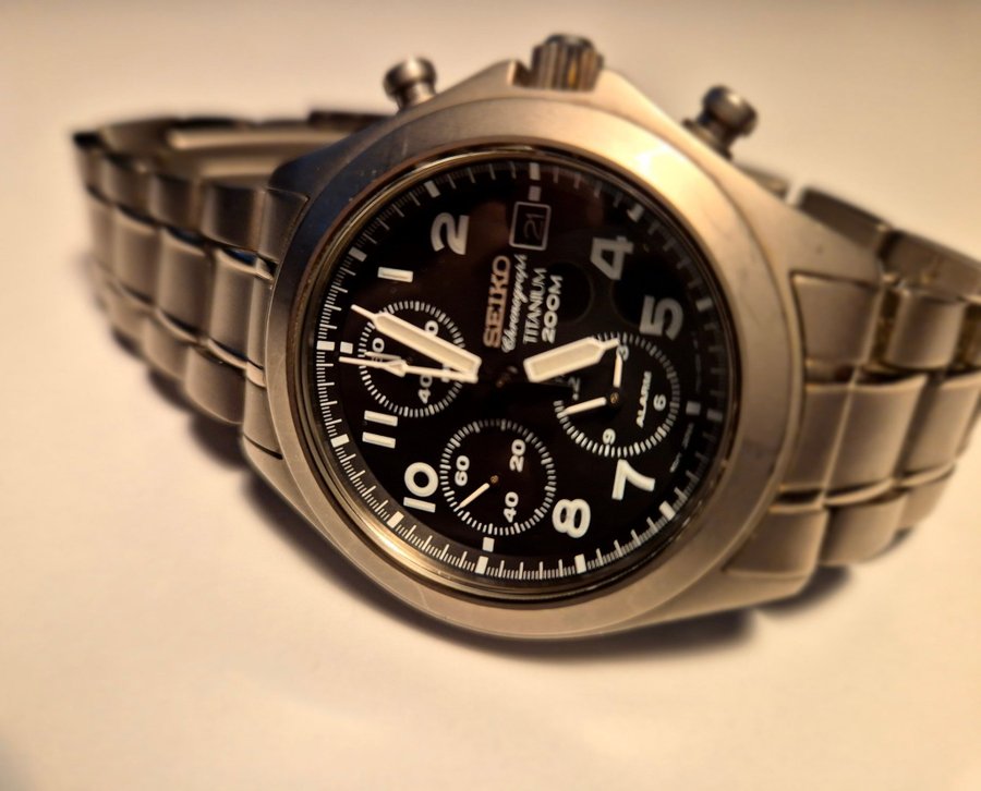 Seiko Chronograph Titanium SNA139