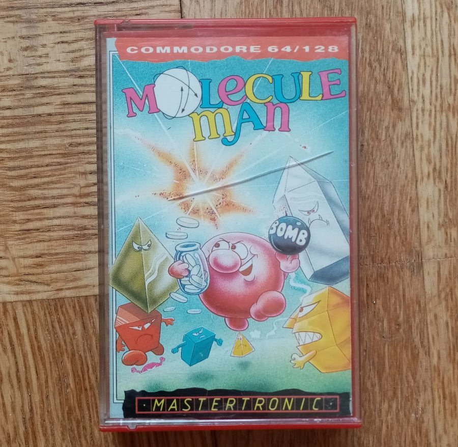 Molecule Man (Mastertronic) - Commodore 64 / C64 Spel