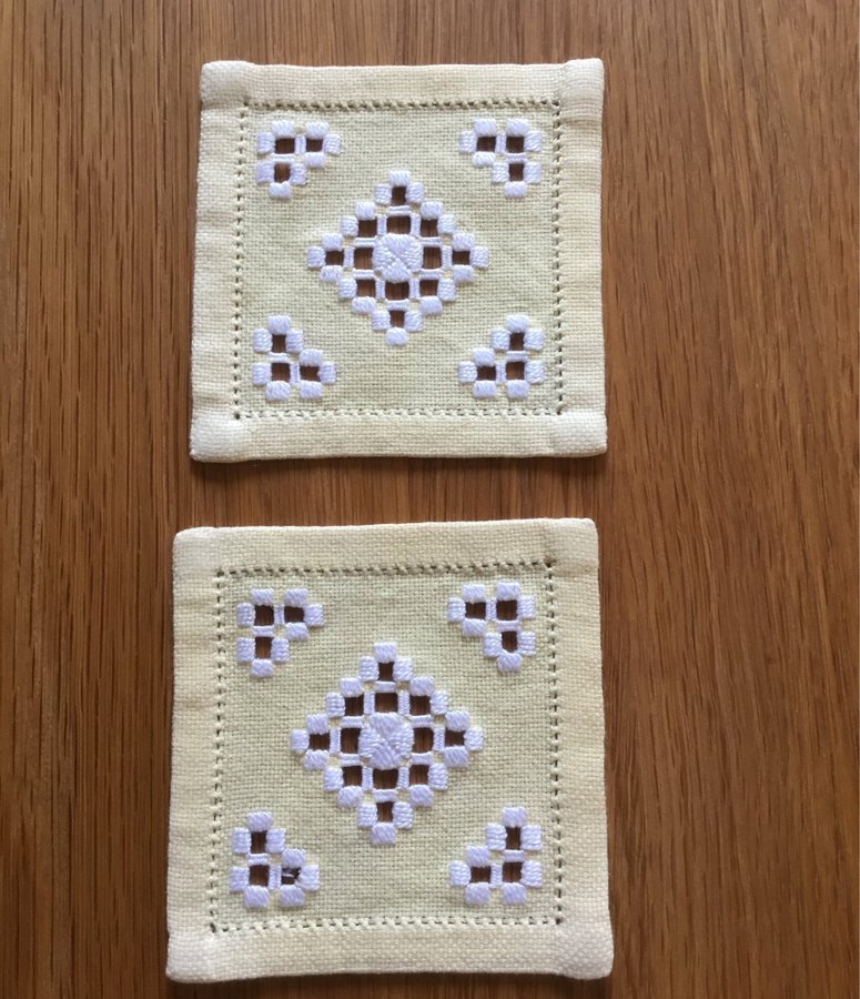 Dukar Broderade Hardanger 2 stycken Äldre