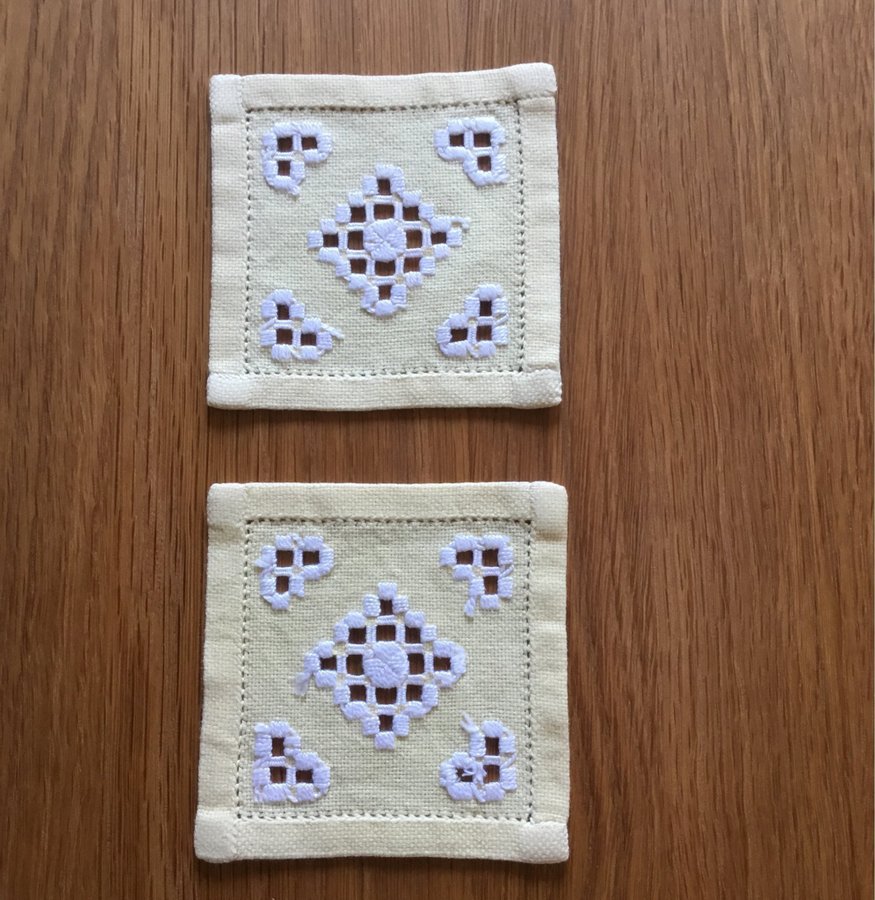 Dukar Broderade Hardanger 2 stycken Äldre