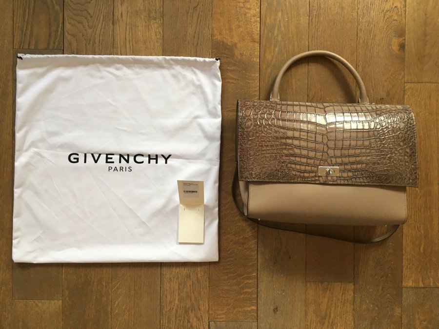 Givenchy Shark väska fin beige M