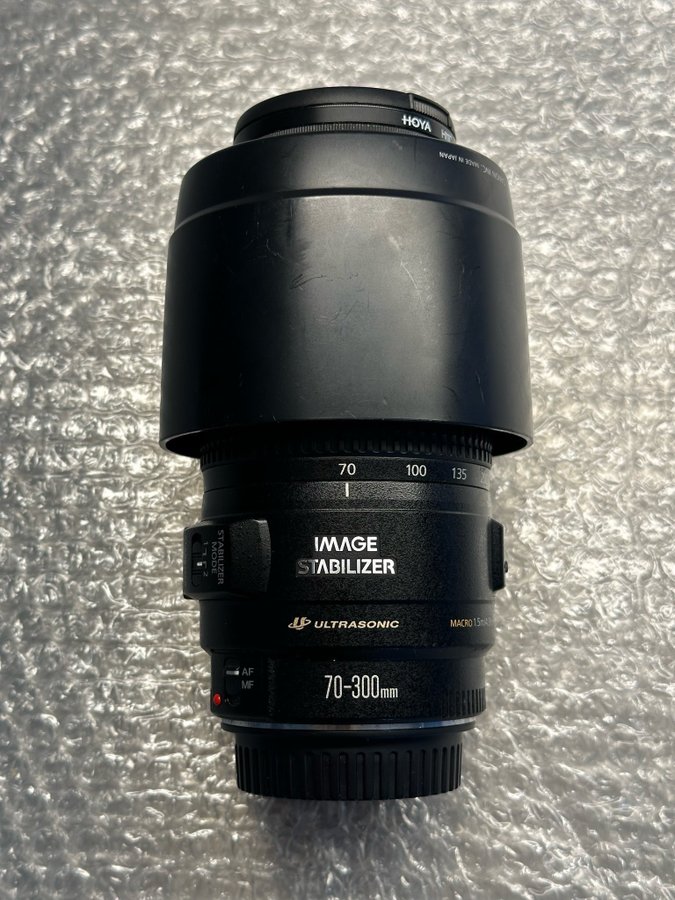 Canon EF 70-300mm f/4-5.6 IS USM Lens ( Full Frame )