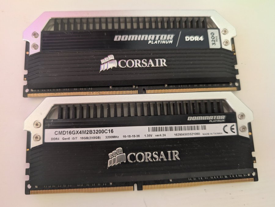 Corsair Dominator Platinum DDR4 16GB (2x8GB) 3200MHz