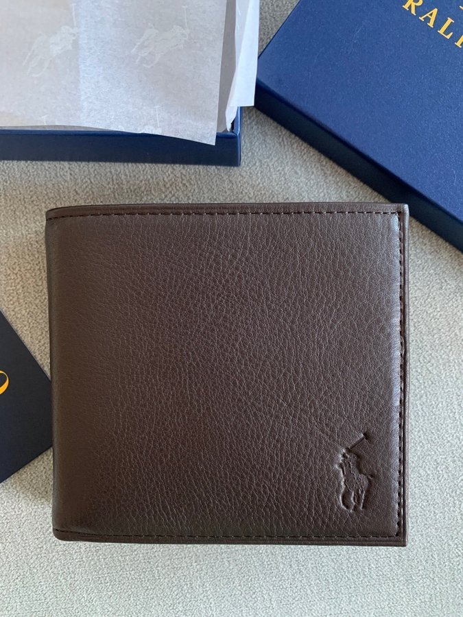 Coin-Pocket Leather Wallet