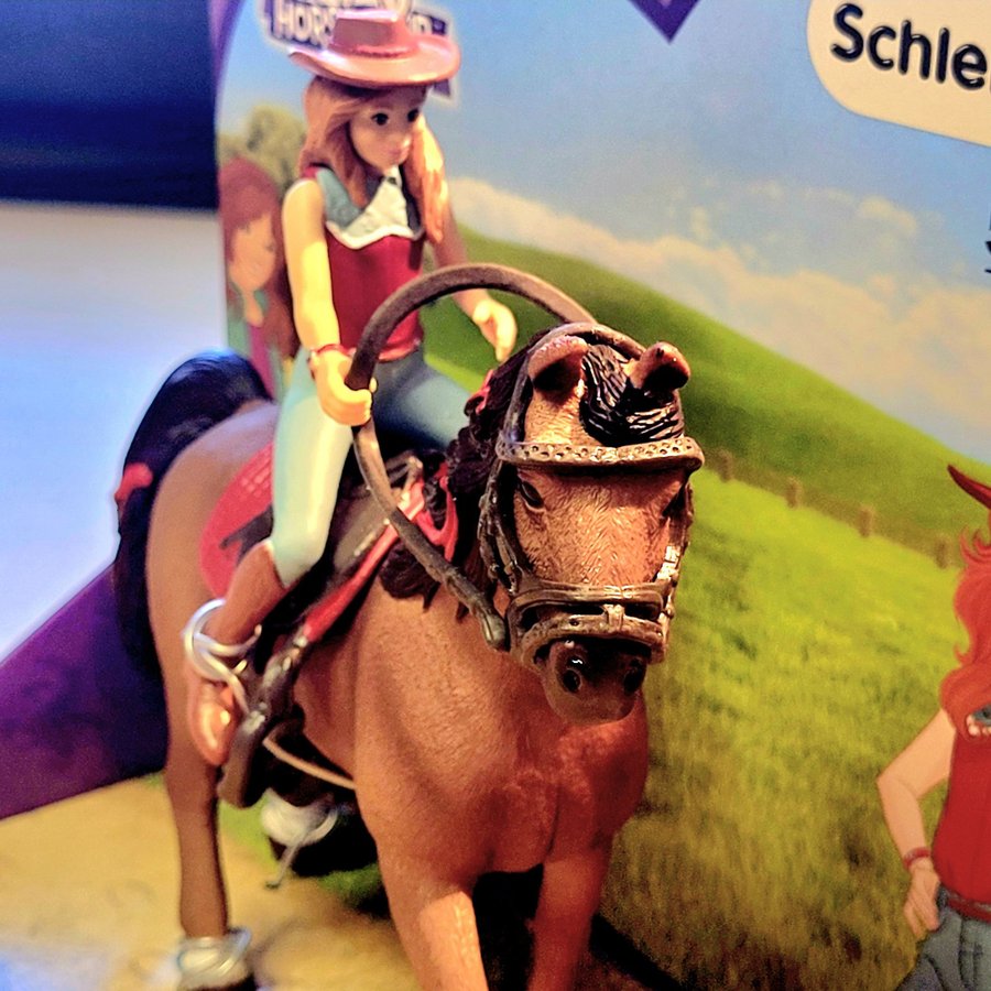 Schleich Horse Club - Häst med ryttare. Ny i förpackningen.