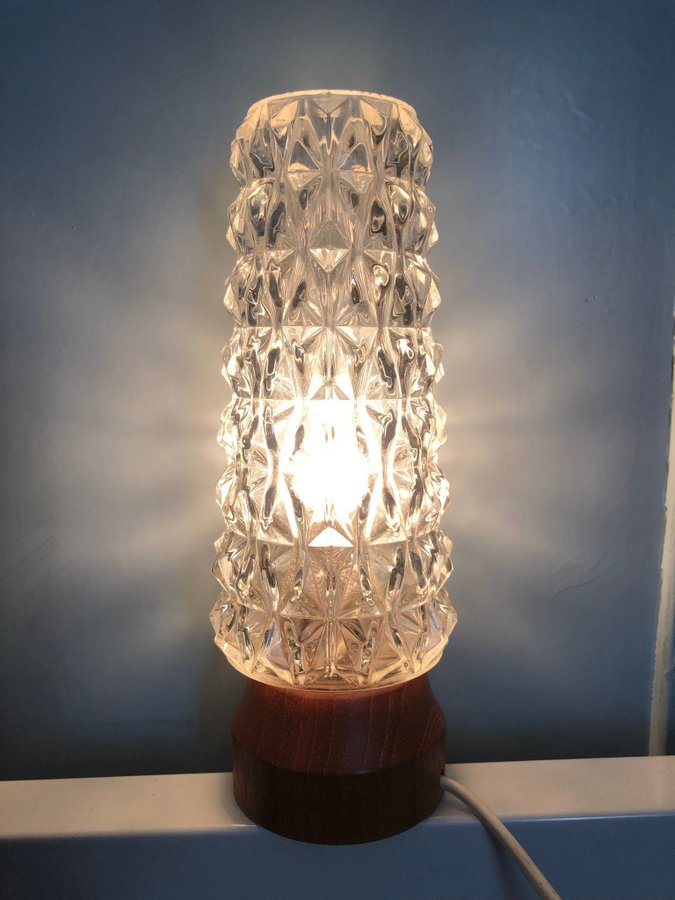 Retro bordslampa i glas och trä